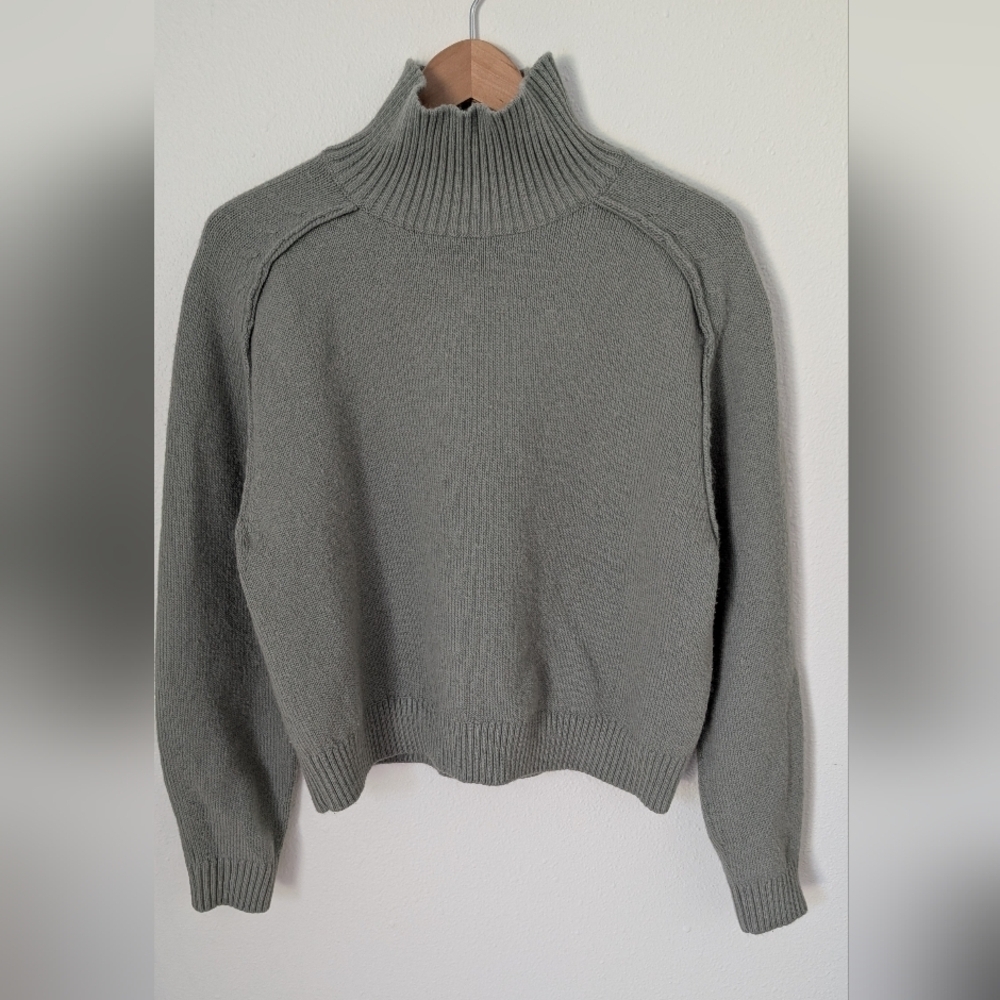 H&M Women's Green-Gray Turtleneck Sweater, Sz M